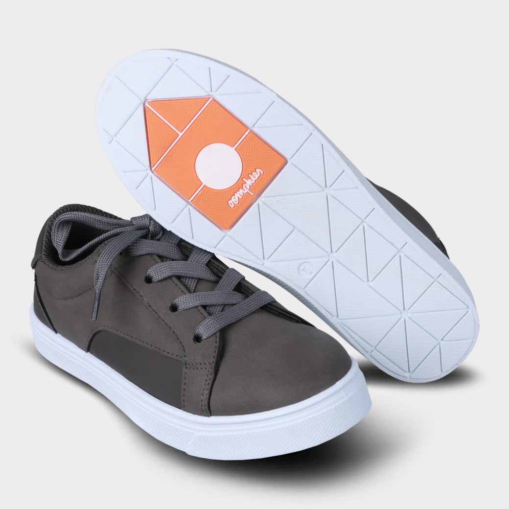 Leo Youth Lace-Up Sneaker