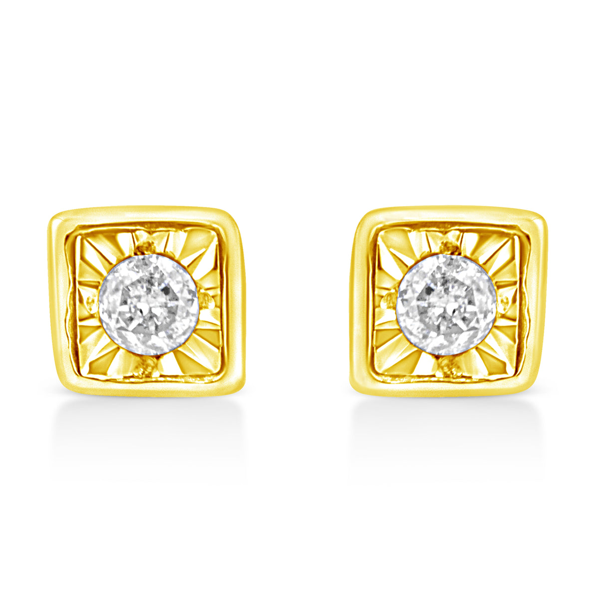 Boucles d'oreilles clous en forme de cercle avec diamants sertis miracle 1/10 Cttw en argent sterling .925 plaqué or jaune 10K (couleur K-L, pureté I2-I3)