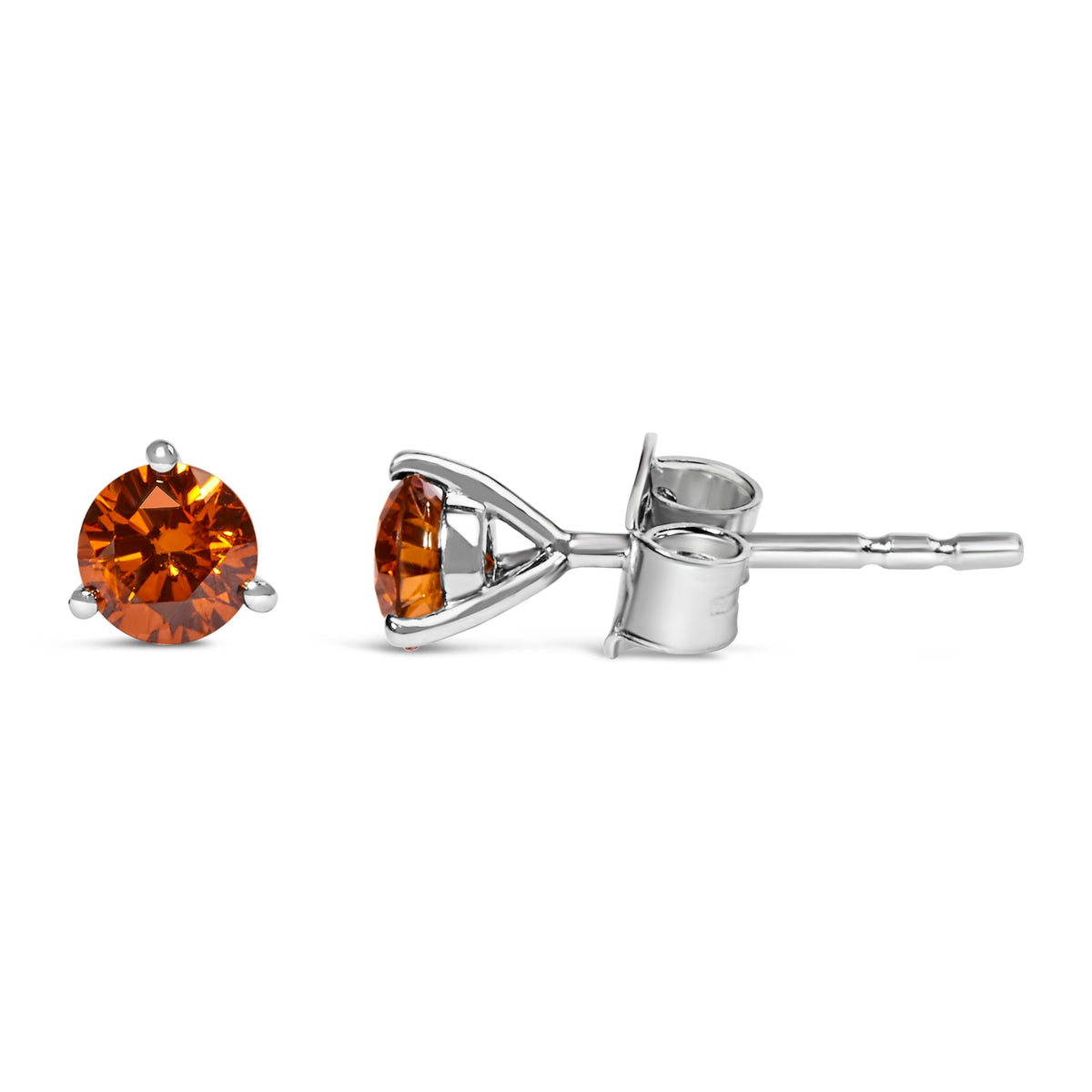 Boucles d'oreilles clous classiques en or blanc 14 carats avec diamants ronds brillants synthétiques orange de 0,5 carat, sertis 3 griffes de type martini (couleur orange, clarté VS1-VS2)