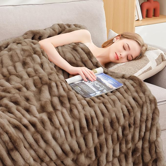 Ultra Soft Luxury Faux Fur Throw Blanket for Counch,Fuzzy Fluffy Plush Warm Cozy Elegant Wrinkled Blanket for Sofa Bedroom Living Room,(50"x60",Tie-dye Coffee)