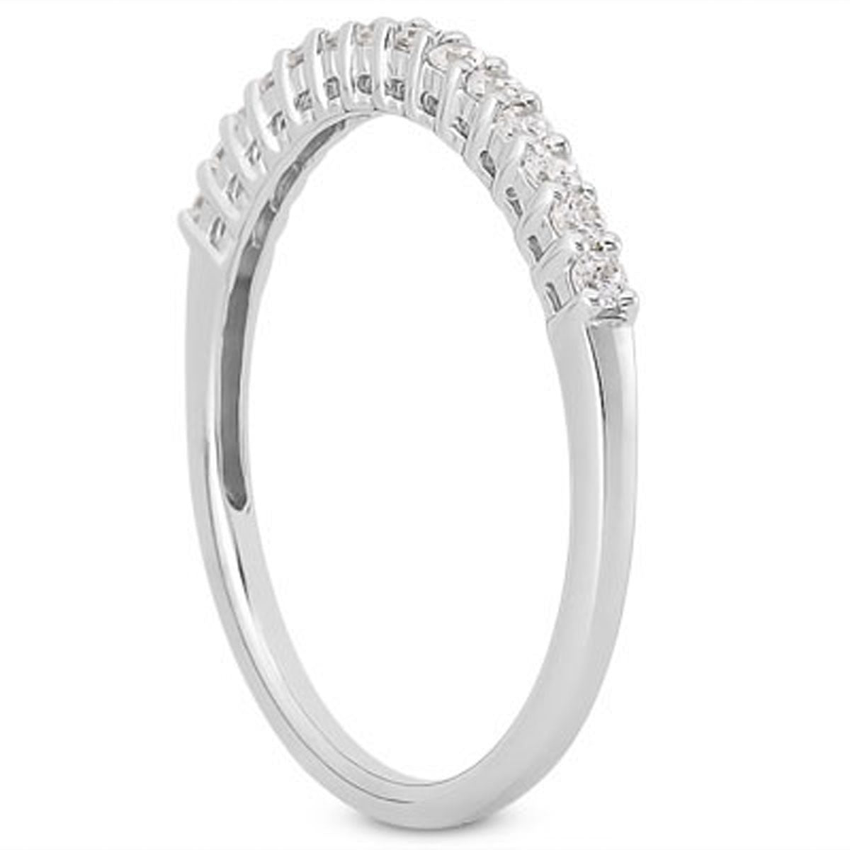 Alliance de mariage en or blanc 14 carats avec diamants sertis à griffes communes et galerie Airline