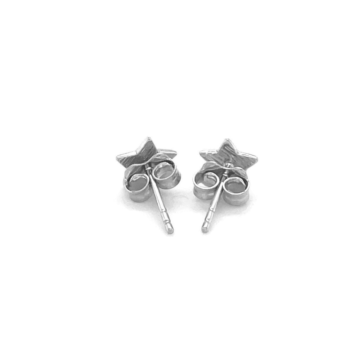 Boucles d'oreilles clous en or blanc 14 carats avec étoiles