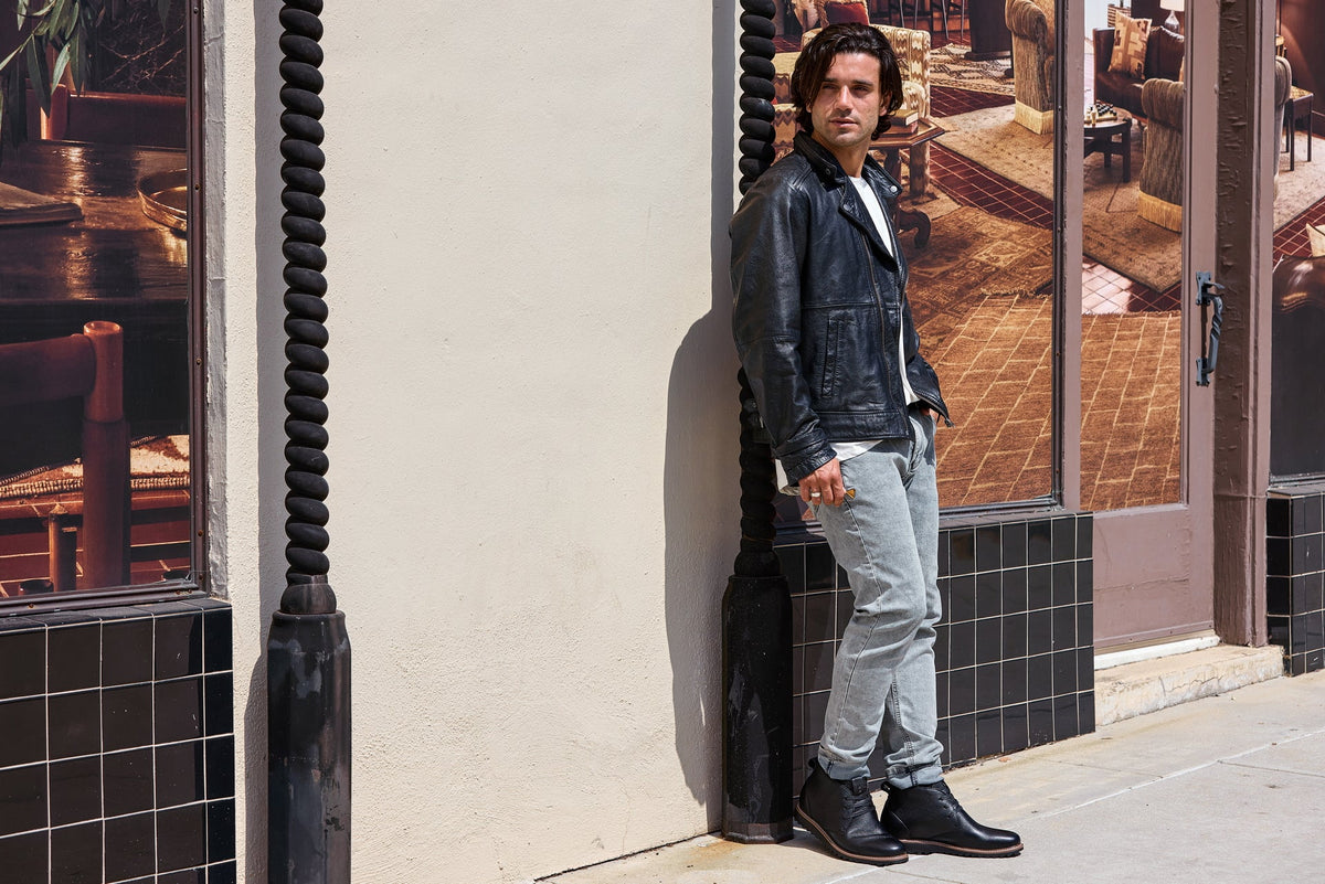 CALTO - J2190 - 2.6 Inches Taller (Black/Black Sole) - Chukka Boots