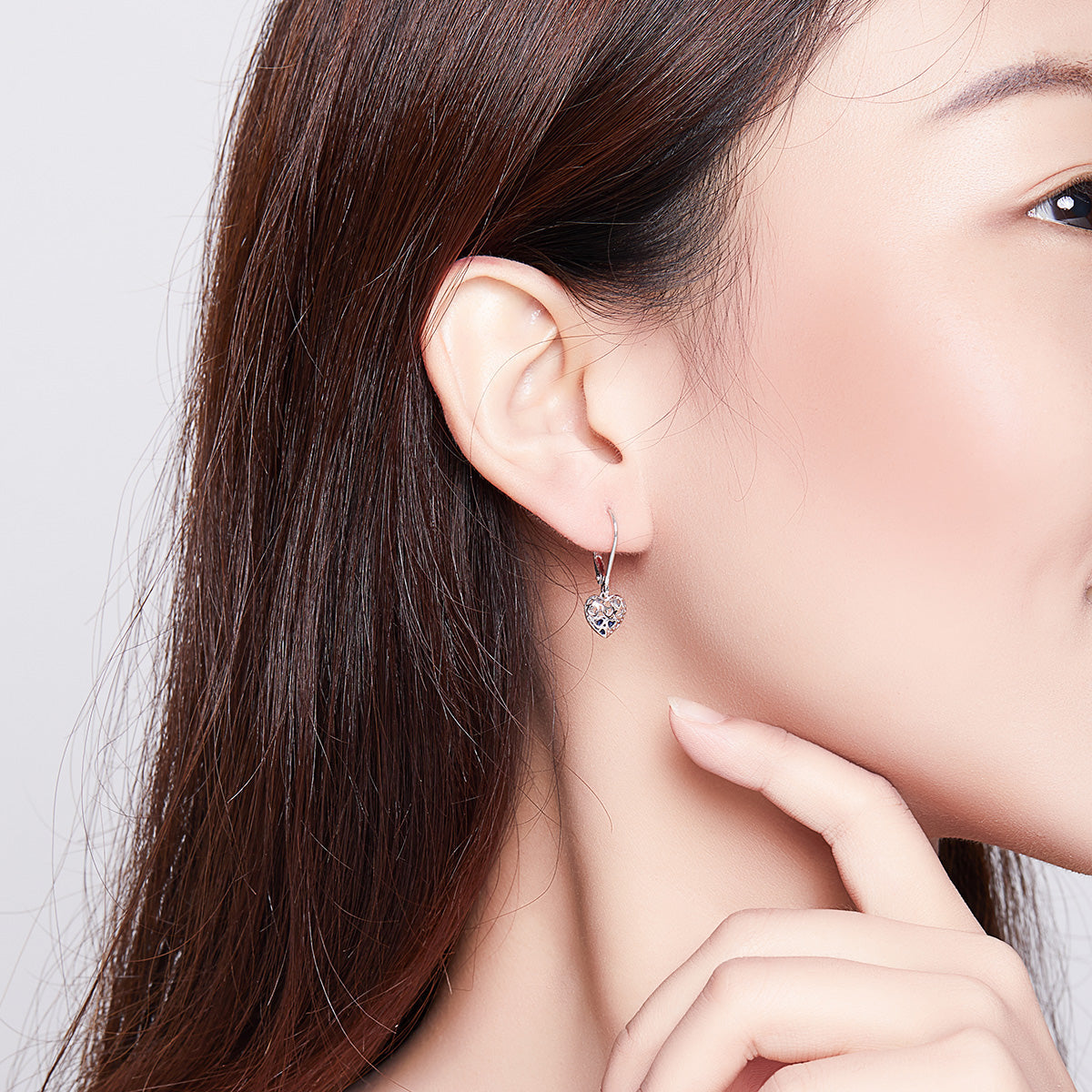 Boucles d'oreilles en argent sterling 925 avec oxydes de zirconium et placage platine, 2.3*0.8 cm