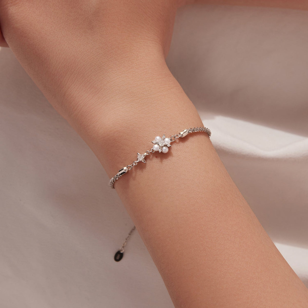 Bracelet en argent sterling 925 ajustable avec moissanite et perles naturelles pour femmes