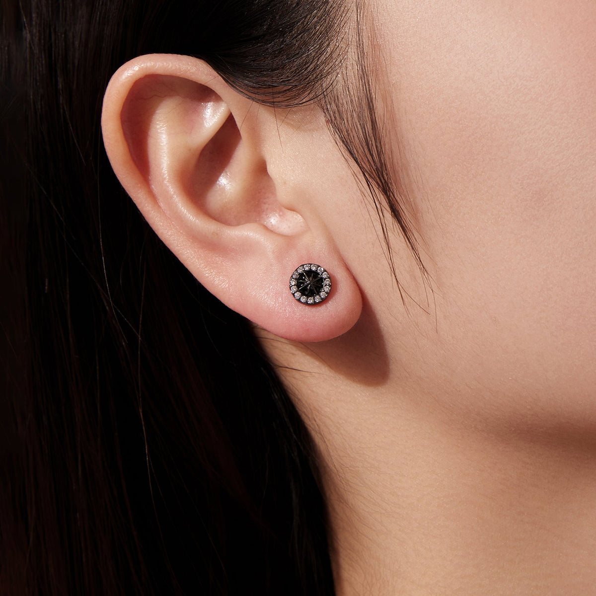 Boucles d'oreilles en argent sterling 925 plaqué or noir avec pavé de zircones et émail pour femmes