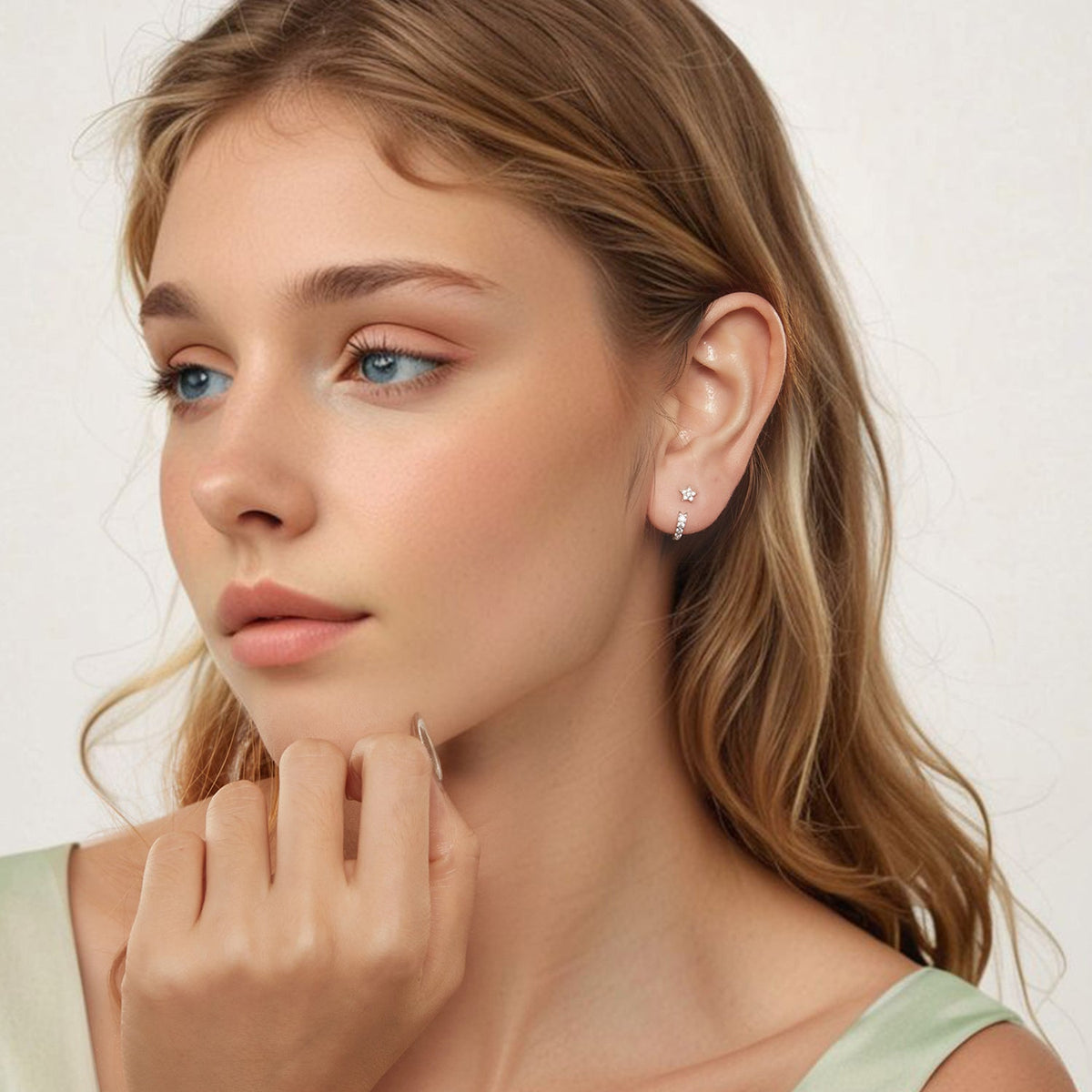 Boucles d'oreilles en argent sterling 925 avec oxydes de zirconium et placage en or blanc, 1,4x0,5cm pour femmes