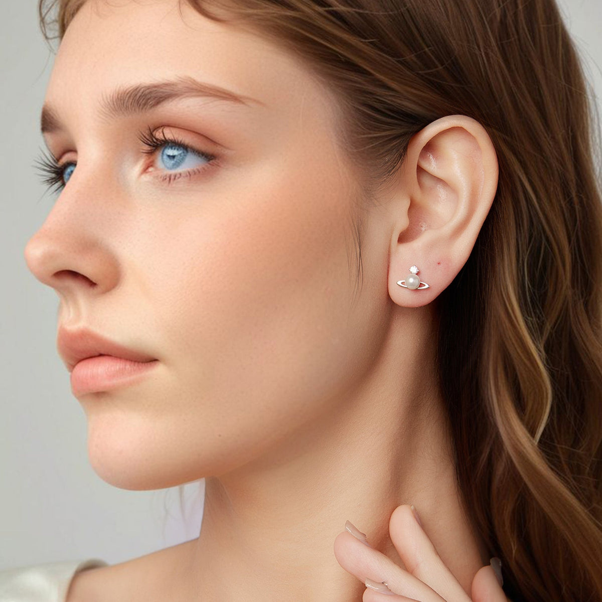 Boucles d'oreilles en argent sterling 925 plaqué or blanc avec perle de coquillage