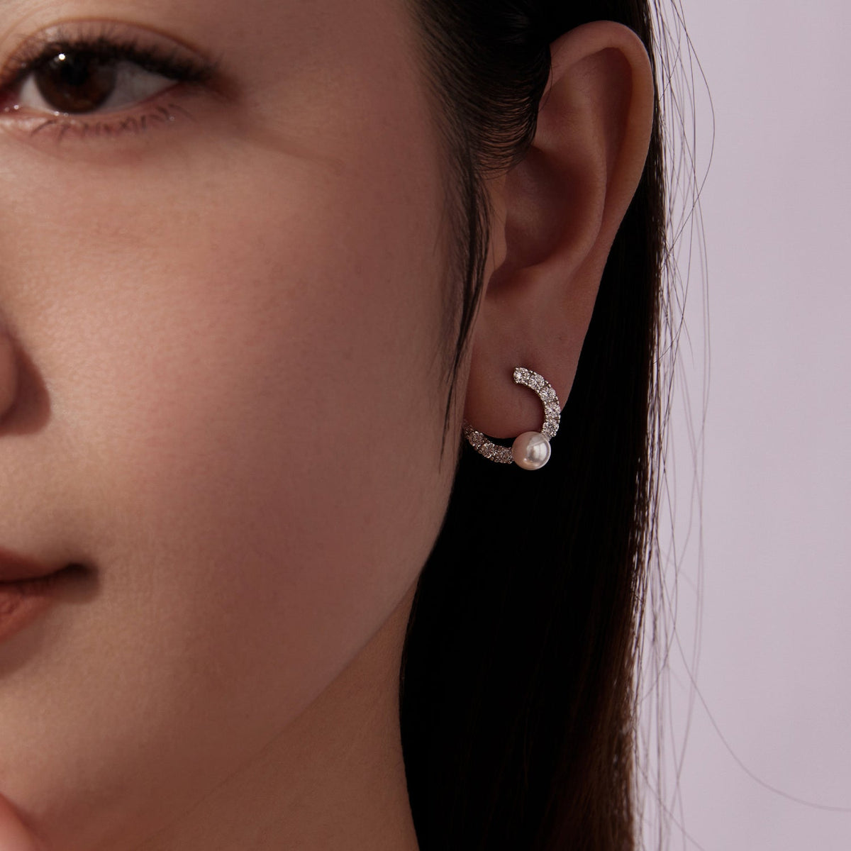 Boucles d'oreilles créoles en argent sterling 925 plaqué or blanc de 1,6 cm avec perle synthétique pour femme