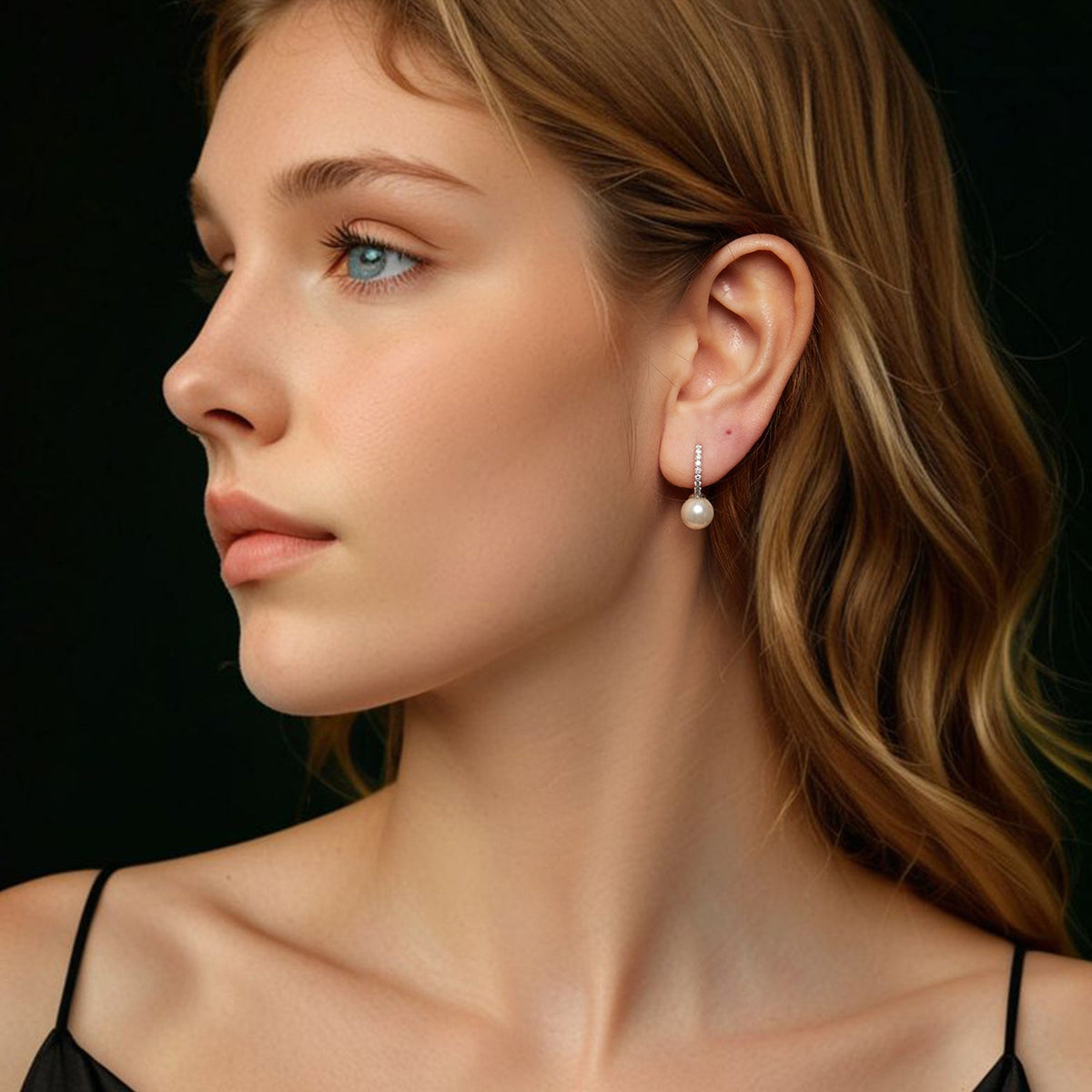 Boucles d'oreilles en argent sterling 925 et moissanite 0,15 carat avec perle de coquillage de qualité pour femme