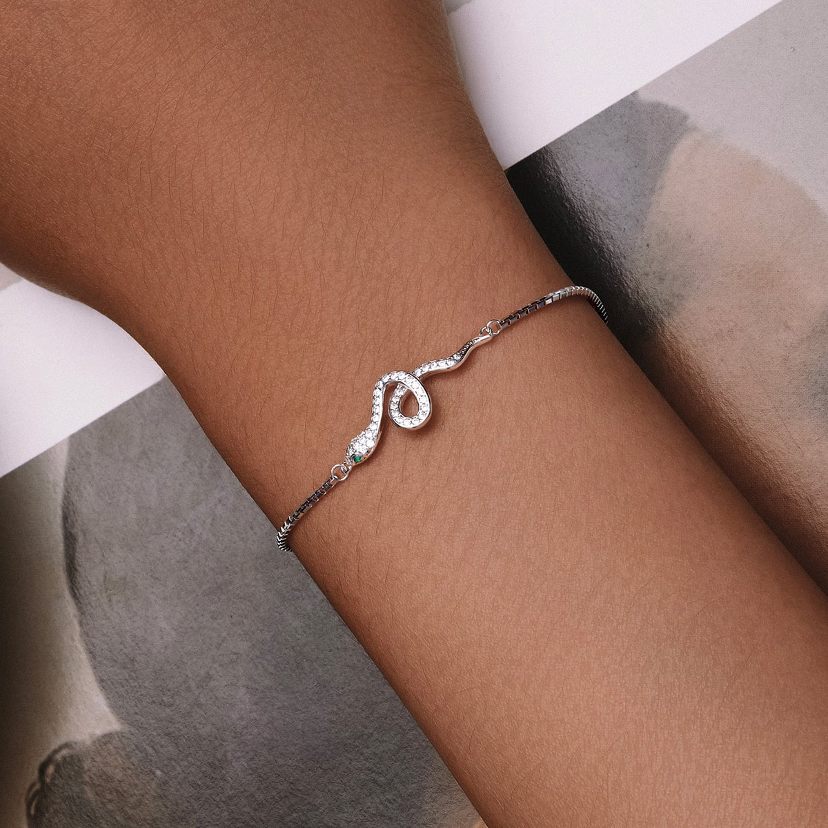 Bracelet en argent sterling S925 plaqué platine et pavé de zircones cubiques