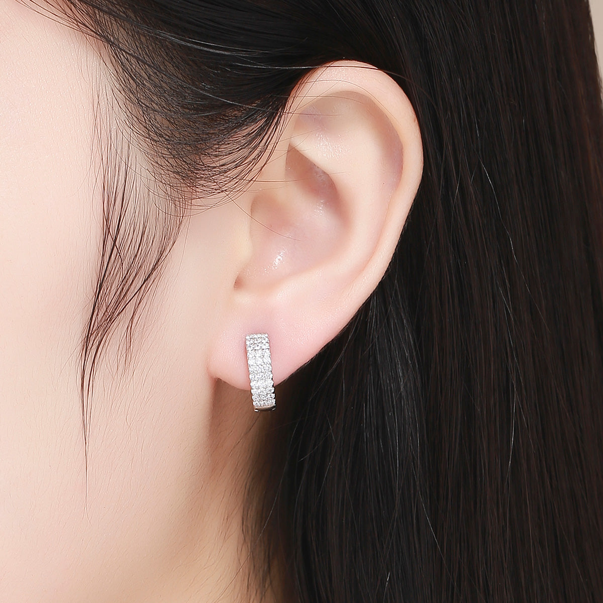 Boucles d'oreilles en argent sterling 925 avec zircons cubiques sertis pavé 1,3 x 0,4 cm