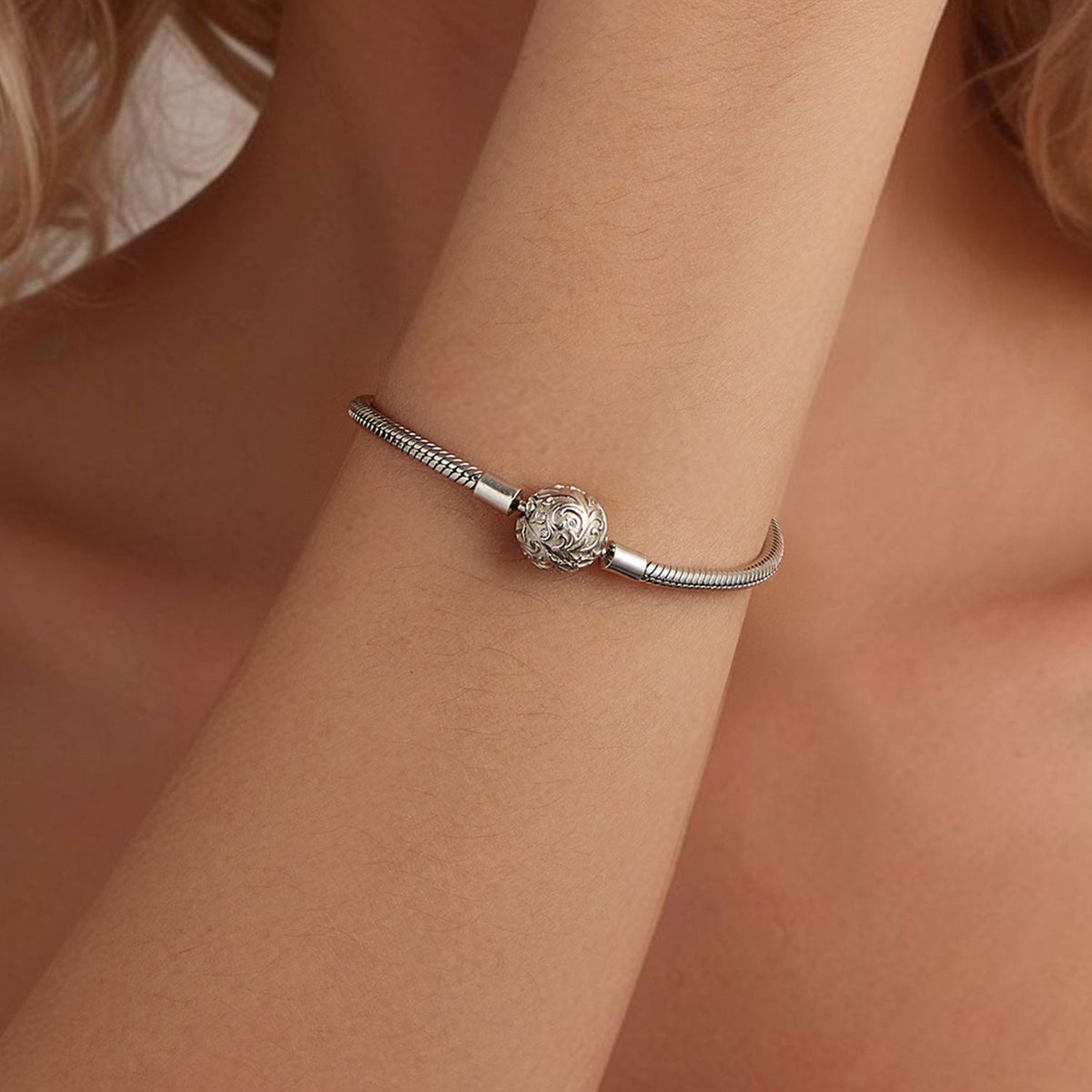Bracelet jonc pavé de zirconiums en argent sterling 925 plaqué or blanc de 17 cm pour femmes