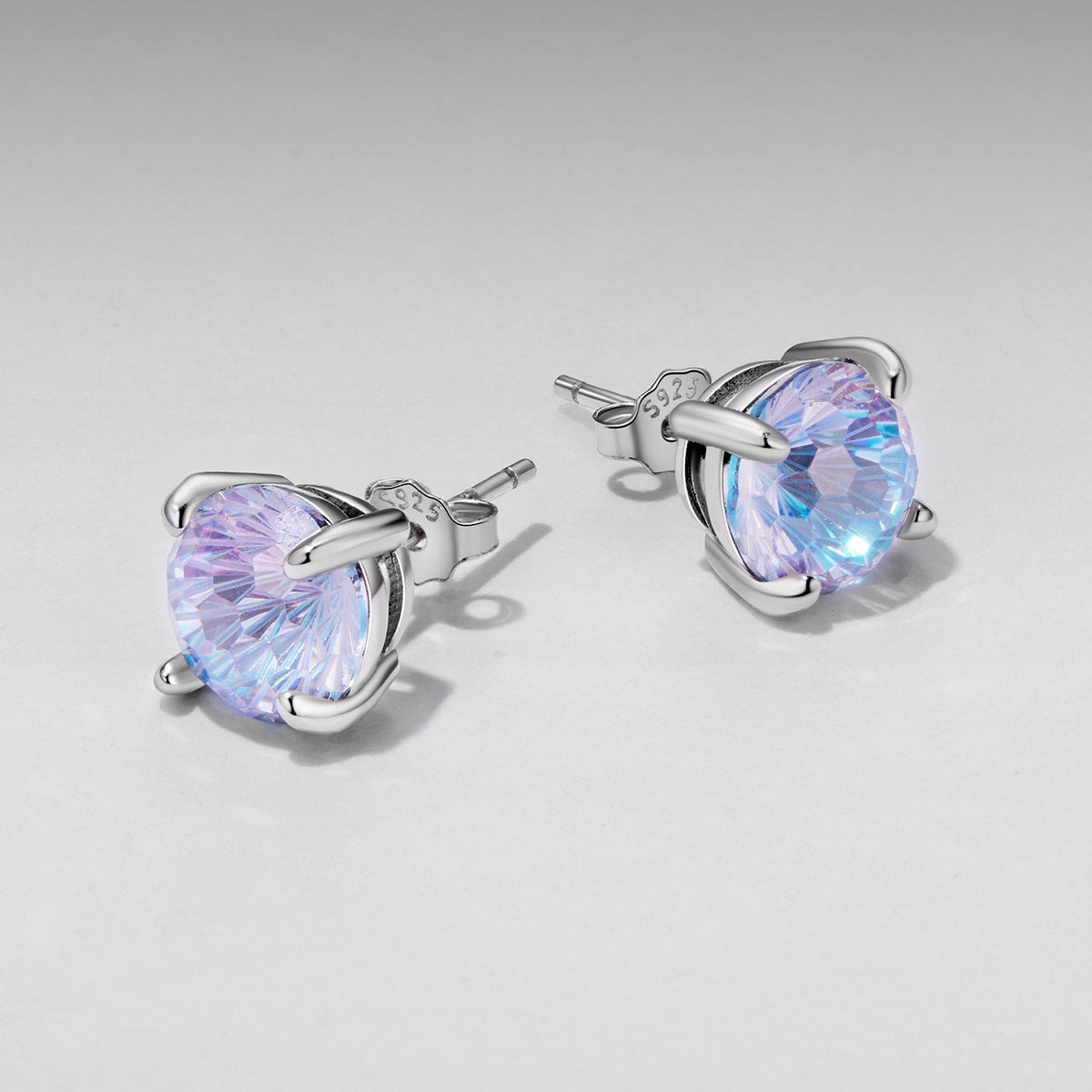 Boucles d'oreilles en argent sterling 925 avec zircons cubiques sertis pavé et finition oxydée