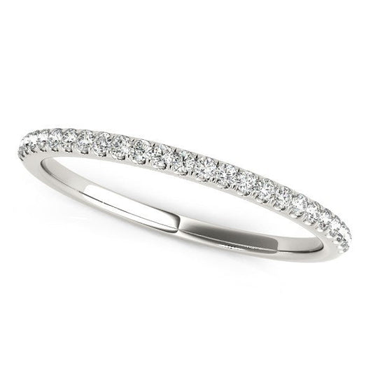 Alliance en or blanc 14 carats avec diamants sertis pavé (1/8 carat au total)