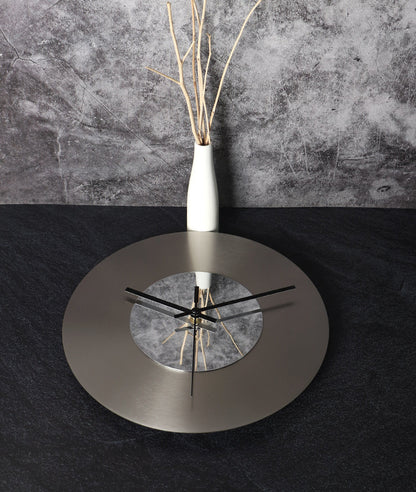 Creative Metal Wall Clock Silver