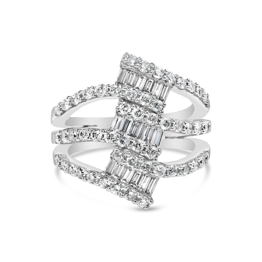 Bague cocktail en or blanc 18 carats avec diamants multi-croisés et anneau fendu de 1,75 carat