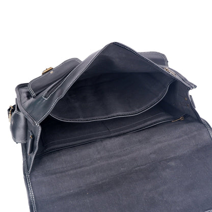 The Retro Black +  FREE Toiletry Bag