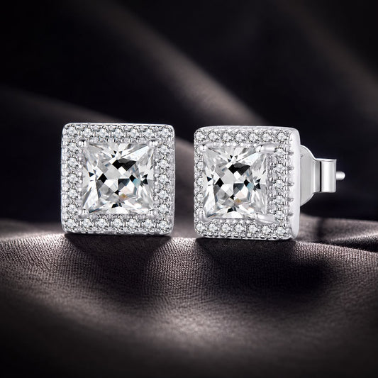 Boucles d'oreilles en argent sterling 925 avec pavé de zircones cubiques et placage de platine.