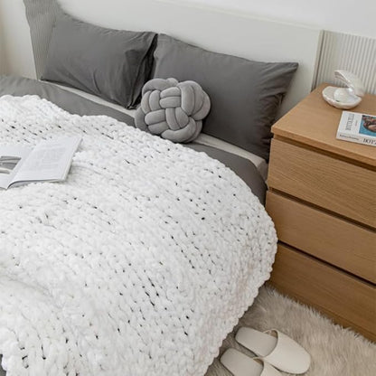 Chunky Knit Blanket Throw 40"×40", Hand Knitted Warm Chenille Throw Blanket, Home Decor Soft Thick Yarn Cable Knit Blanket, Soft Breathable Fleece Banket Christmas for Couch Bed Sofa Best Gift (White)