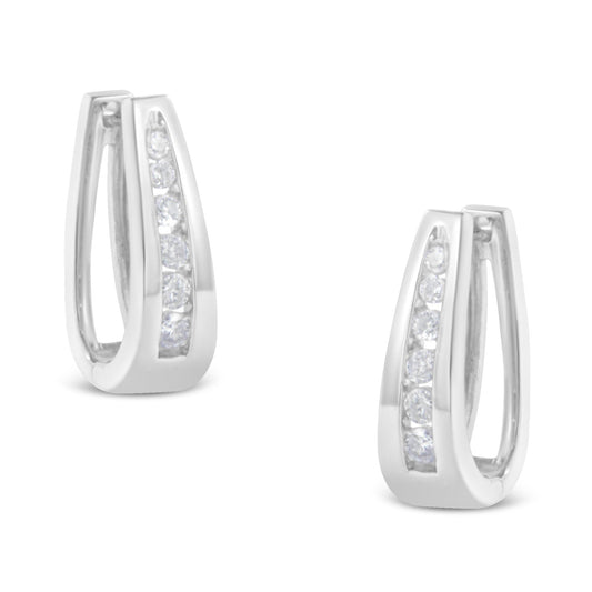 Créoles en or blanc 14 carats avec diamants ronds brillants sertis par canal 1/4 Cttw (couleur I-J, pureté I2-I3)