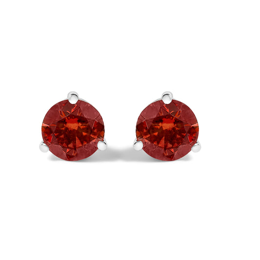 Boucles d'oreilles clous solitaires serties 3 griffes de type martini classiques en or blanc 14 carats, diamant rouge de laboratoire 0,75 carat total
