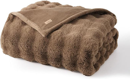 EVERGRACE Ultra Soft Luxury Fluffy Faux Rabbit Fur Throw Blanket, Thick Warm Fuzzy Blankets for Bed, Cozy Plush Reversible Blanket for Couch, Chair, Sofa, Natural Tan, 50x60 Inches, 870 GSM