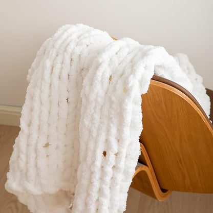 WESHIONGOO Chunky Knit Blanket Throw 40"×40" Knitted Throw Blankets for Couch Bed Fluffy Soft Blanket with Jumbo Chenille Yarn Thick 100% Handmade (White)