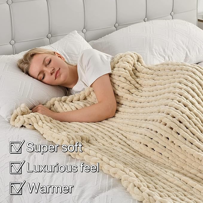 Maetoow Tighter Version Chenille Chunky Knit Blanket Throw （50×60 Inch）, Handmade Warm & Cozy Blanket Couch, Bed, Home Decor, Soft Fleece Banket, Boho Thick Blankets and Giant Yarn Throws，Beige