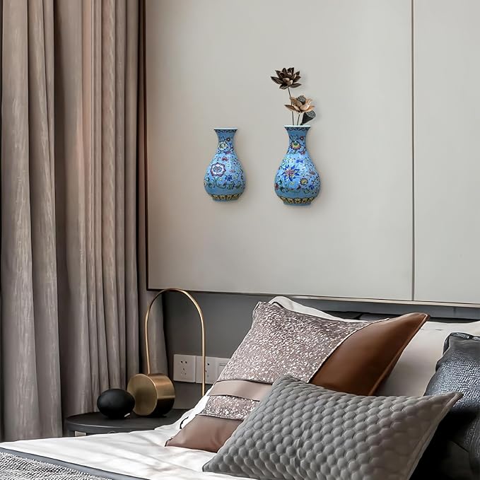 Set of Two Handmade Chinese Blue & White Porcelain Wall Mounted Vases – Chinoiserie Ceramic Flower Vase for Indoor Home Décor, Wall Hanging Vases for Living Room & Bookshelf