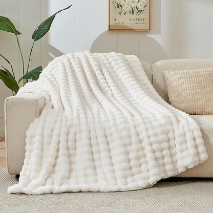 NEWCOSPLAY Faux Fur Queen Blanket Ivory Bubble Blanket Thick Warm Soft for Couch Sofa Bed 550GSM (Ivory, Queen(90"x90"))