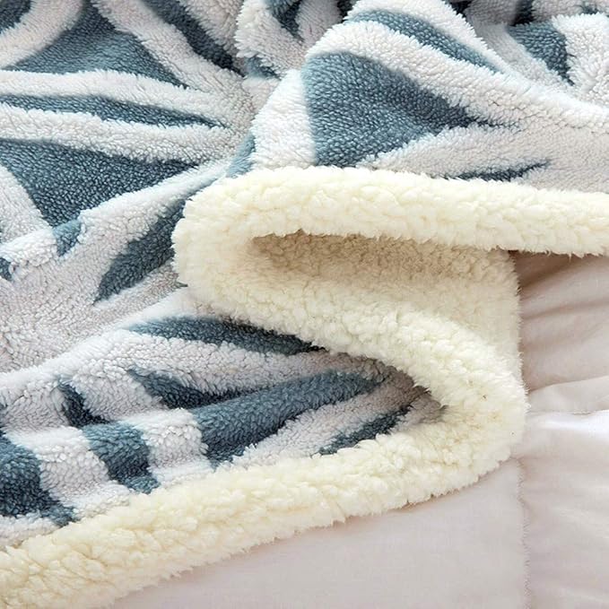 UKELER Navy Blue Flannel Sherpa Throw 60'' x 50'' New Blanket Ultra Plush Lightweight Throw Blanket Luxury Soft Warm Fuzzy Blanket Throws for Bed/Couch/Sofa/Office/Camping