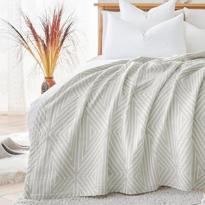 jinchan Boho 100% Cotton Blanket Muslin 50x60 Inches Lightweight 3-Layer Geometric Triangle Striped Pattern Reversible Quilt Throw Soft Breathable Comfy All Seasons for Couch Bed Decor, Light Grey