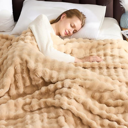 NEWCOSPLAY Faux Fur Throw Blanket Brown Bubble Blanket Thick Warm Soft for Couch Sofa Bed 550GSM (Brown, Throw(50"x60"))
