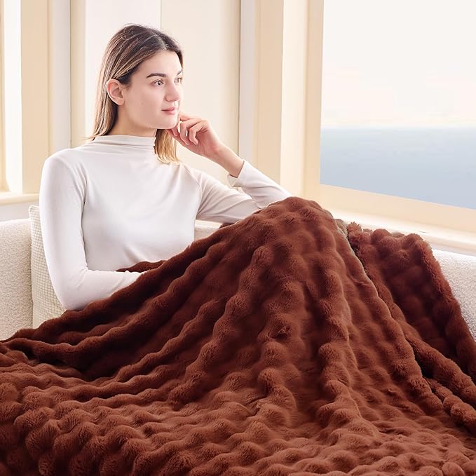 NEWCOSPLAY Faux Fur Twin Blanket Burnt Orange Bubble Blanket Thick Warm Soft for Couch Sofa Bed 550GSM (Burnt Orange, Twin(60"x80"))