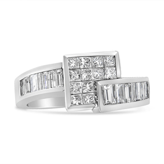 Bague Géométrique Ouvrte en Or Blanc 14 carats avec Diamants Princesse Invisible et Baguette Sertie Rail (Couleur G-H, Clarté SI2-I1) de 1,5 Carats au Total - Taille 7