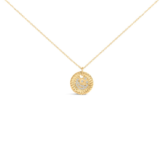 Collier en Or Jaune 10 carats avec Pendentif Lune en croissant et Accent de Diamant