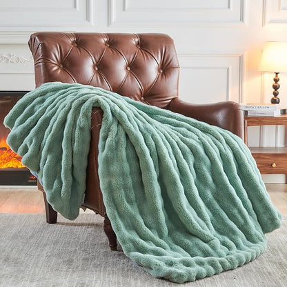 NEWCOSPLAY Faux Fur Twin Blanket Sage Green Bubble Blanket Thick Warm Soft for Couch Sofa Bed 550GSM (New Sage Green, Twin(60"x80"))