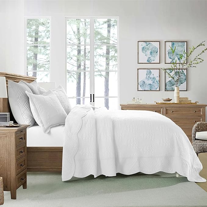 MarCielo 3-Piece Christmas Quilt 100% Cotton Oversized Bedspread Lightweight Coverlet Embroidery Christmas Tree Pattern Bedding Set (TC Bright White, Oversized Queen (100"x106"))