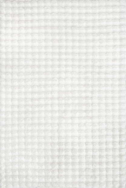 nuLOOM Jeni Solid Faux Rabbit Machine Washable Area Rug, Oval 5' x 7'6", Off-White