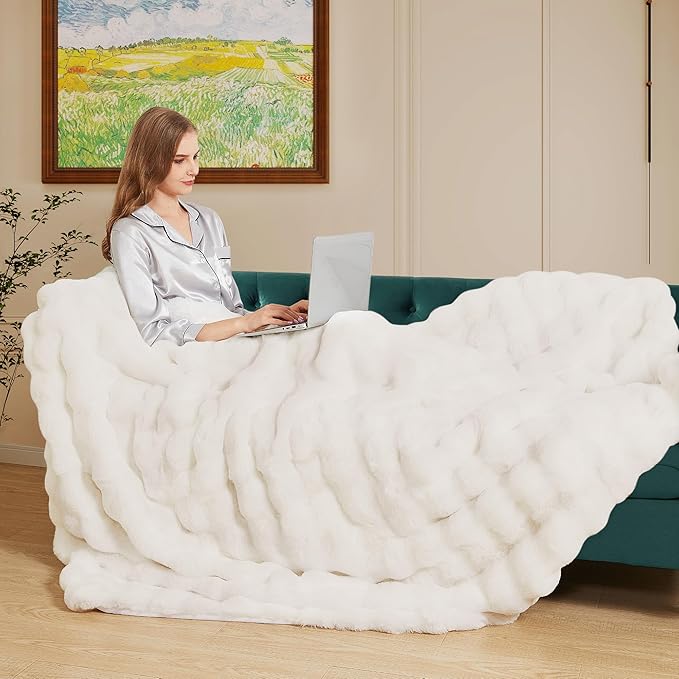 Light Beige Fluffy Blanket King Size Faux Bunny Fur Fuzzy 90x108 Throw Blanket for Bed Thick Furry Blanket King for Couch Bedroom Decor Winter Home Gifts 1000 GSM