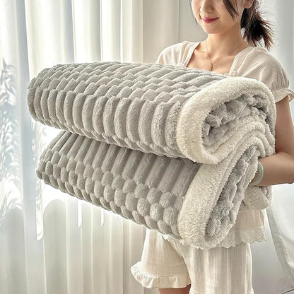 UKELER Sherpa Bed Blanket 80 × 90 inch, Ultra Soft Queen Size Throw Blanket for All Season, 470 GSM Cozy Plush Striped Fleece Blankets for Bedroom Living Room Dorm Hostel Sofa Camping, Silver Gray