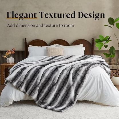 Luxury Faux Fur Blanket - Soft Warm Plush Blankets for Couch Sofa Bed, Fluffy Thick Throws for Bedroom, Office, Living Room, Decorative Reversible, Not Easy to shed- 50"x60", Black/White