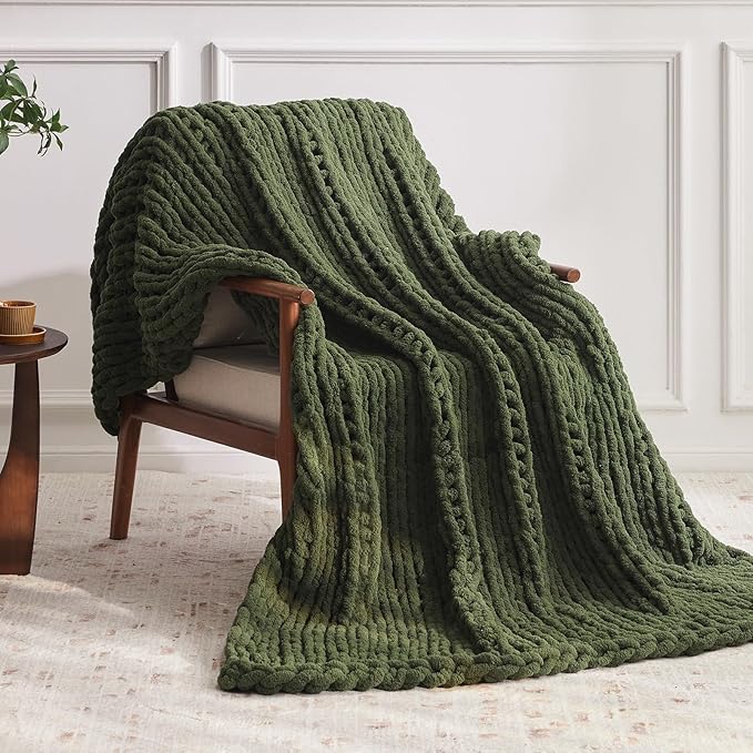 Chunky Knit Throw Blanket, 30''*40'' Knitted Throw Chenille Yarn for Bed Couch, Handmade Green Crochet Big Thick Blanket, Machine Washable Cute Comfy Blanket for Home Decor
