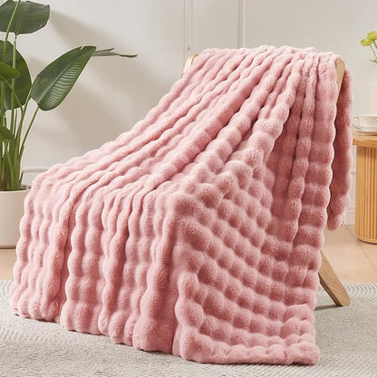 NEWCOSPLAY Faux Fur Queen Blanket Pink Bubble Blanket Thick Warm Soft for Couch Sofa Bed 550GSM (Pink, Queen(90"x90"))