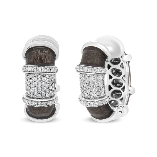 Boucles d'oreilles créoles Huggie en argent sterling .925 plaqué or blanc 18K avec émail gris graphite transparent et diamants ronds de 5/8 carats (couleur F-G, pureté VS1-VS2)