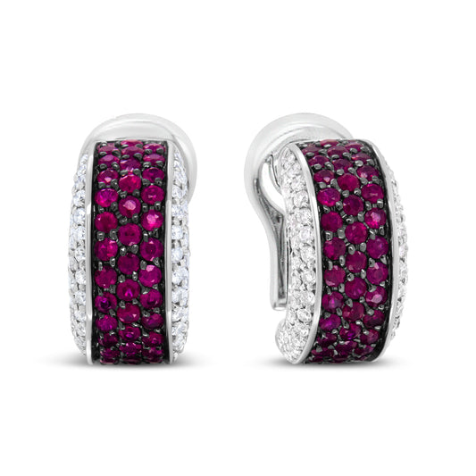 Boucles d'oreilles créoles Huggie en or blanc 18 carats et rhodiées noir avec diamants ronds 3/4 Cttw et rubis ronds rouges de 1 mm (couleur F-G, pureté VS1-VS2)
