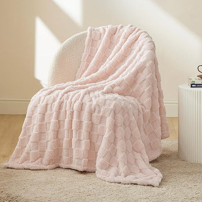 Bedsure GentleSoft Light Pink Twin XL Blanket for Bed - Super Soft Cozy Fleece Blankets for Women, Cute Throws for Girls, Dorm Room Essentials for Girls Teens Back to School, 66x90 Inches