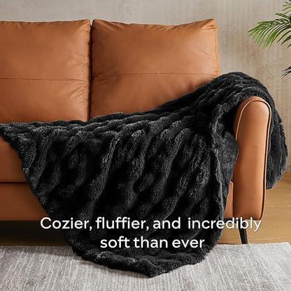 JELLYMONI Faux Fur Throw Blanket - Plush Black Cozy Blanket for Couch & Bed, Ultra-Soft Fuzzy Texture, Thick Warm Throw for All Seasons, 50"x60"