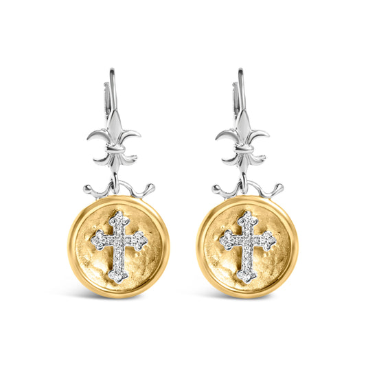Boucles d'oreilles pendantes médaillon martelé avec croix en argent sterling .925 plaqué or jaune 18 carats et diamants 0,12 carat (couleur I-J, pureté SI1-SI2)